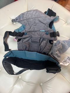 Baby carrier- Infantino