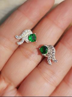 Beautiful green emerald sterling silver 925 earrings