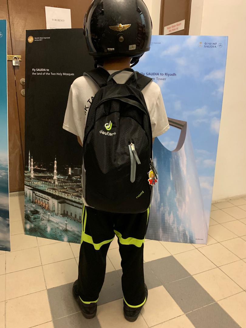 Beg sekolah deuter hot sale