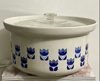 Big casserole cooking pot (microwave use only)