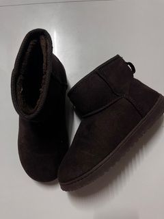 Brown winter boots