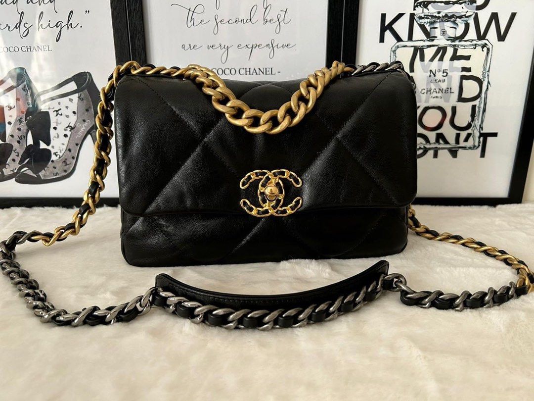 C H A N E L C19 Small Bag (Category: Luxury Bags & Wallets) located in Manila. Submitted by bagislifeshop (Listing ID 1298799384, Image 1). Description: ☑️Available in Pampanga ✅Series 30 ✅Condition: 9/10 ✅Material: Goatskin ✅Colour: Black Gold-Tone, Silver-Tone & Ruthenium-Finish Metal ✅Size: 16 × 26 × 9 cm ✅Inclusion: dustbag, authenticity card, hologram intact, photocopied receipt and box .