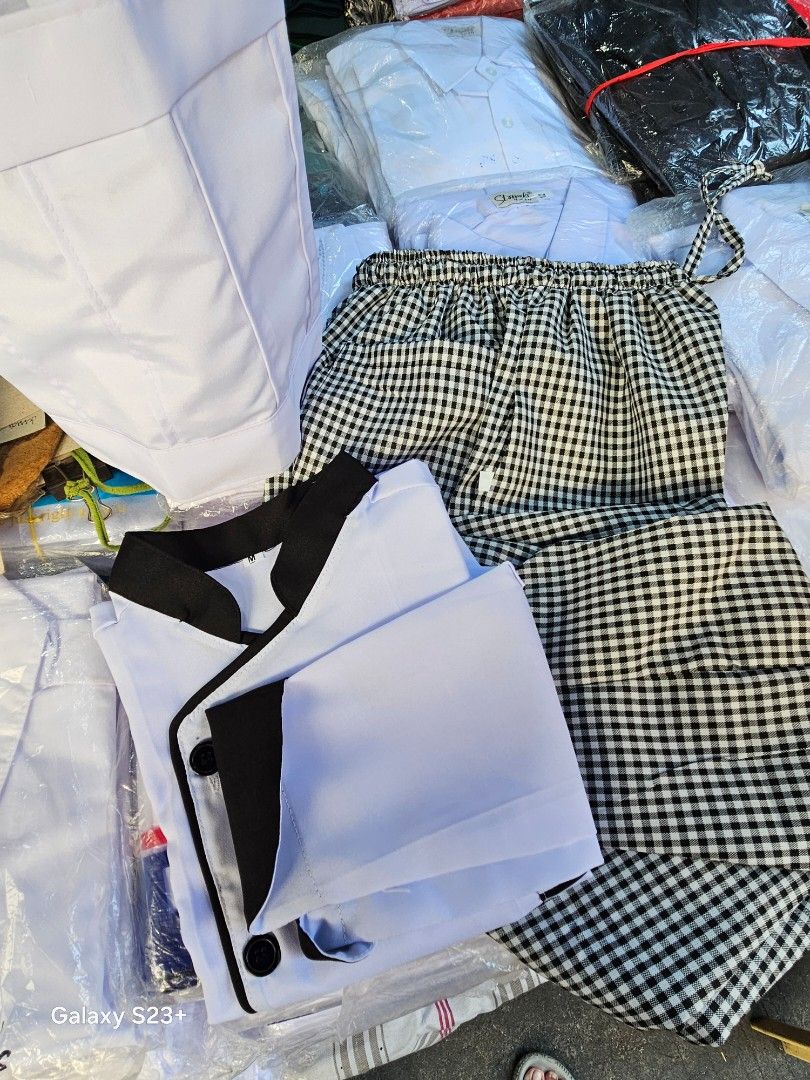 Chef uniform set (Category: Sets & Coordinates) located in Manila. Submitted by fpgalicia (Listing ID 1298859924, Image 2). Description: pm lang po any question.