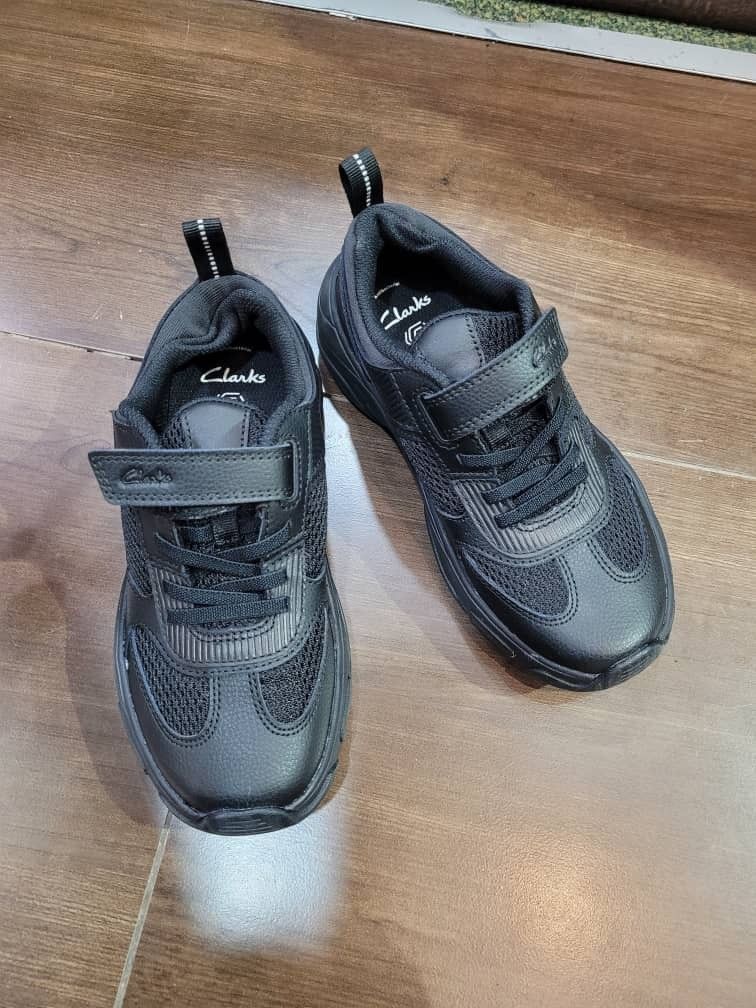 CLARKS Kids shoe size 28