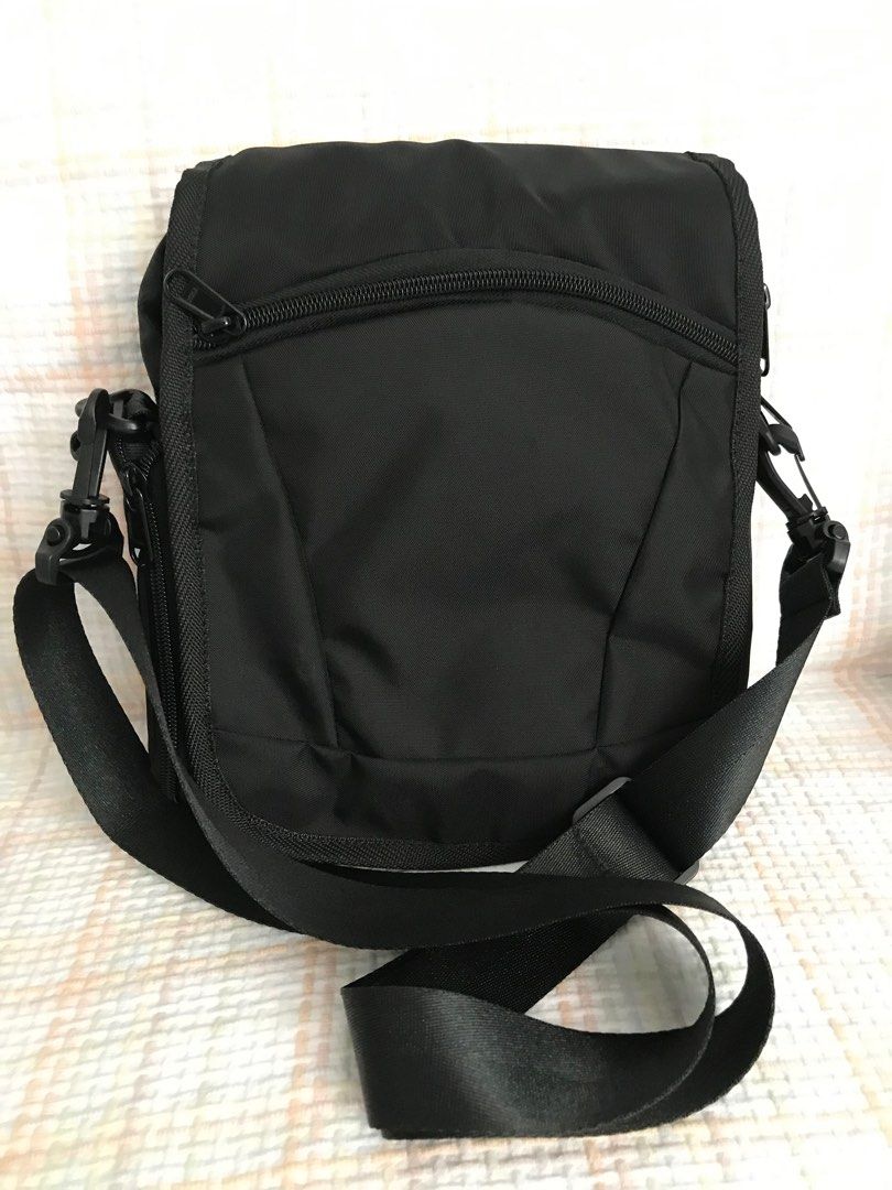 ConcealTek Pistol bag (Category: Sling Bags) located in Batangas. Submitted by rgepreloved (Listing ID 1298832588, Image 2). Description: Original ConcealTek brand Concealed carry body bag for your pistol with adjustable sling strap Dimension: 10x11x4’ Material is water proof With water bottle holder that you can zip and unzip. See photos to appreciate 💵 GCASH/BDO 🚚 + SF via J&T 🏷Payment first Pay as you order 🚫No Shop ee Check out 🚫No COD �