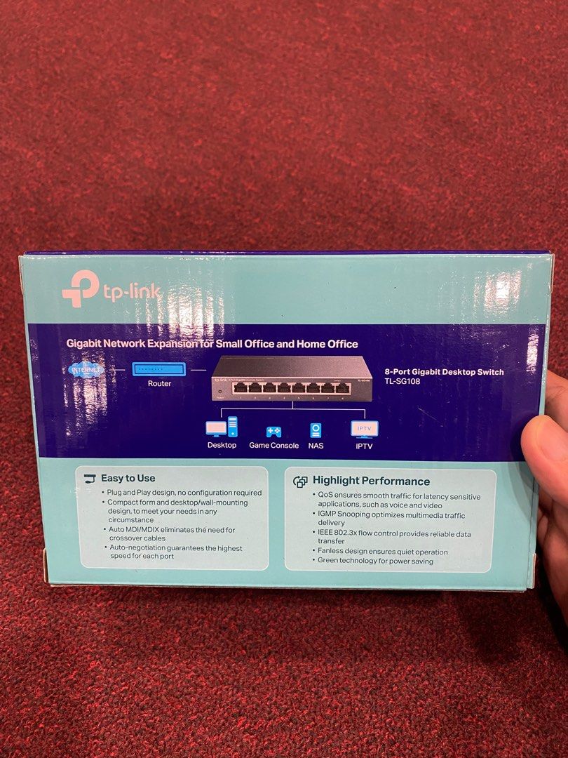 Desktop Switch (Category: Networking) located in Singapore. Submitted by ridirofij (Listing ID 1298869607, Image 2). Description: - all a little dusty, but works fine.