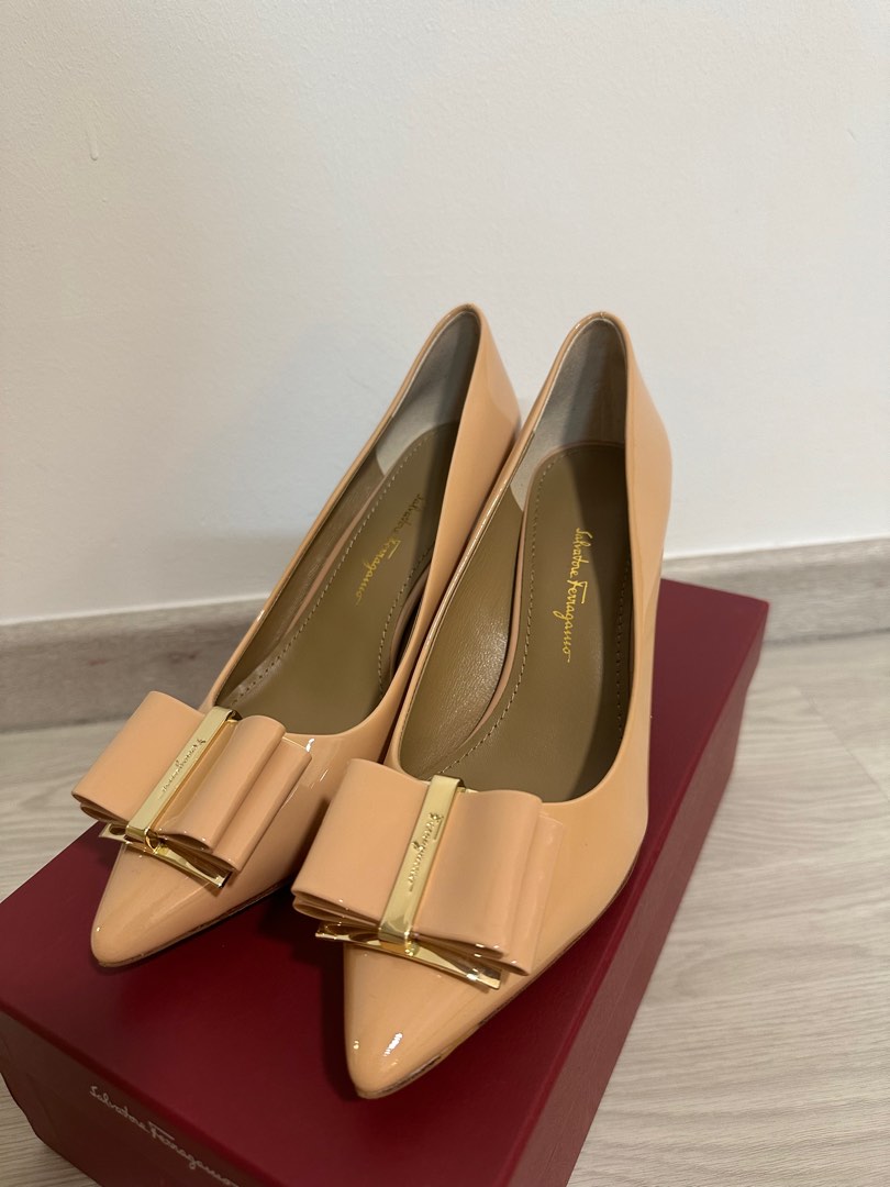 Ferragamo nude heels discount