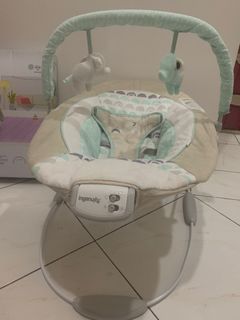 For Sale: Ingenuity Baby Cradling Bouncer