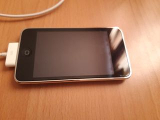 For Sale Preloved IPOD Touch 8G