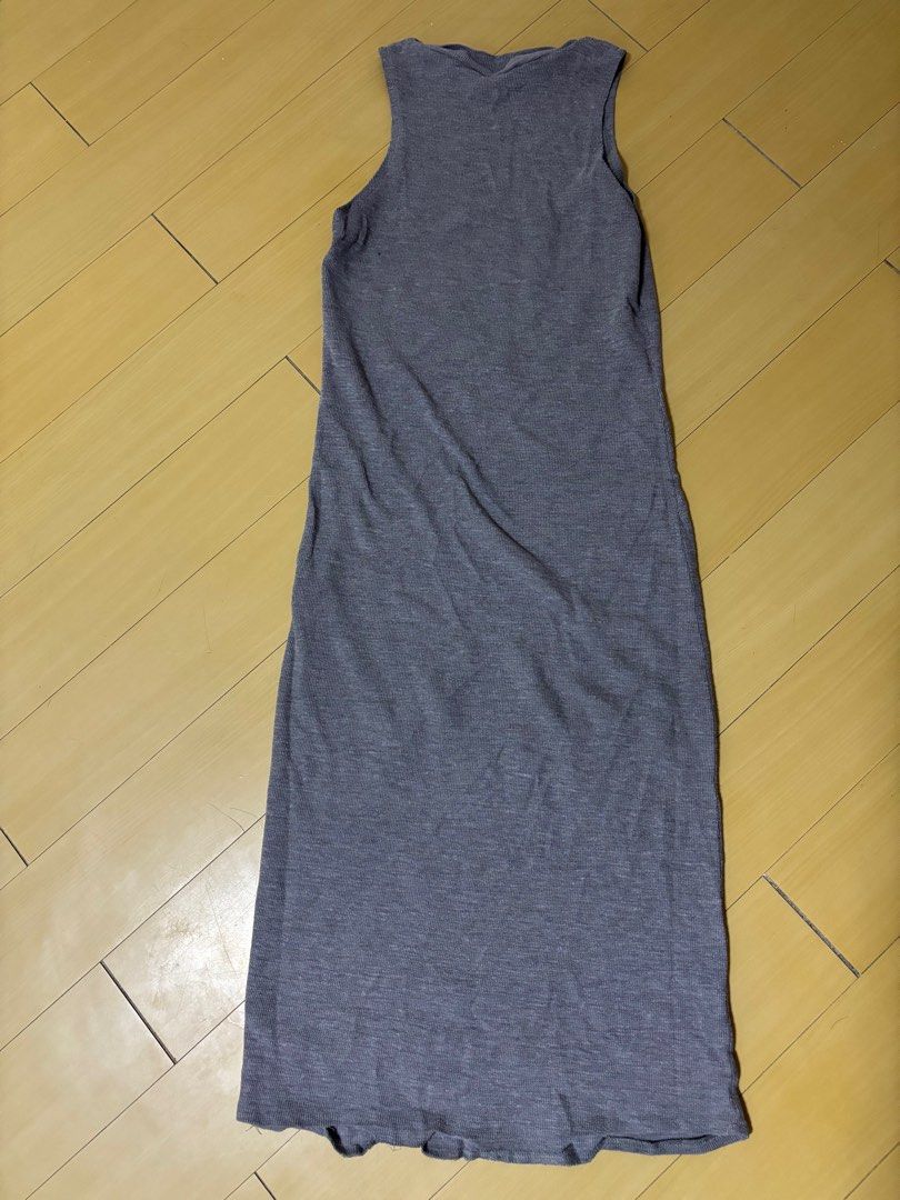 Gray Midi Dress (Category: Dresses) located in General Trias. Submitted by leyarg (Listing ID 1298931828, Image 2). Description: Body hugging Stretchy material Smal-med.