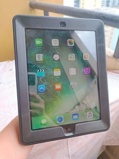 iPad 3rd Gen Retina Display 16GB Black (with heavy duty case)