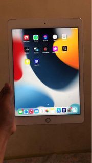 IPAD AIR 2 64gb FOR SALE OR SWAP TO HIGHER MODEL OF IPAD