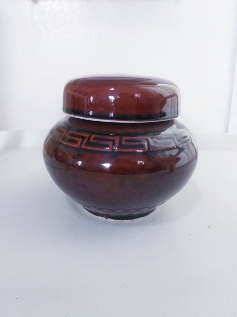 Iridiscent Brown ceramic jar (Category: Food Organization & Storage) located in Cavite. Submitted by wishie_collects (Listing ID 1298890800, Image 1). Description: Iridiscent Brown Storage Jar with airtight Lid For kimchi / pickles garlic or even sugar or milk.