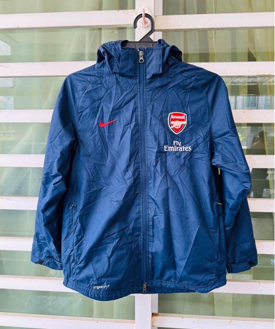 Jakes Nike Storm Fit Arsenal Condition baru lagi Men s Fashion Coats Jackets and Outerwear on Carousell