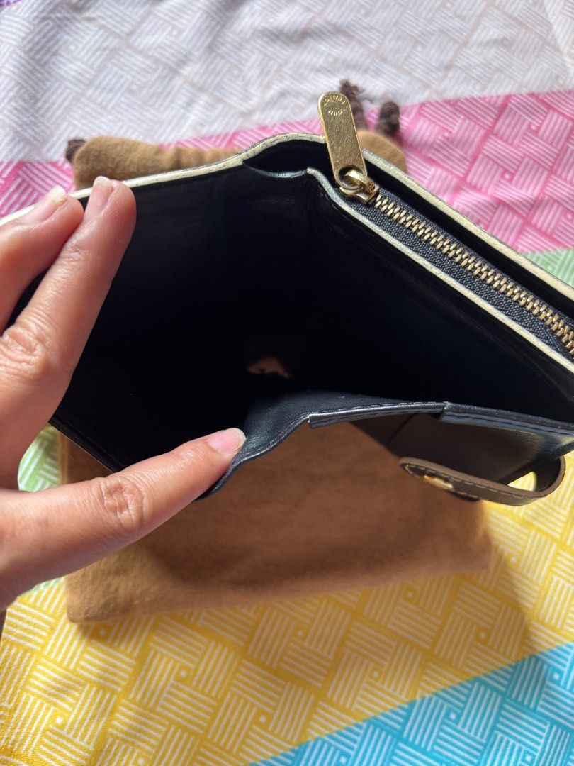 LV Suhali Leather compact wallet (Category: Luxury Bags & Wallets) located in Cavite. Submitted by mojacky (Listing ID 1298865500, Image 3). Description: .