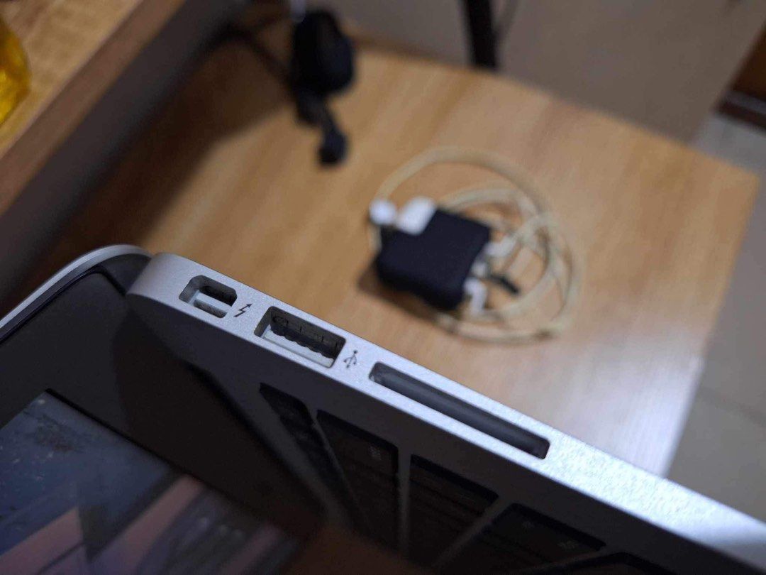Macbook Air 2017 13in NO ISSUE (Category: Laptops & Notebooks) located in Manila. Submitted by kanser1163 (Listing ID 1298920802, Image 2). Description: Apple MacBook Air 2017 13-Inch Core i5 8GB Ram 128SSD No Issue PRICE NEGOTIABLE 📌MacBook Air 2017 13-Inch Core i5 High-Quality Mac. Best for Autocad, Rendering, Editing, Office, Home school, Work From Home, Teaching, Encoding, Business, Etc. 💻 Quick Speciations 💻 ▪️ macOS Monterey ▪️ MacBook A