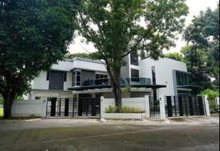 MANILA SOUTHWOODS HOUSE with infinity pool FOR SALE CARMONA CAVITE