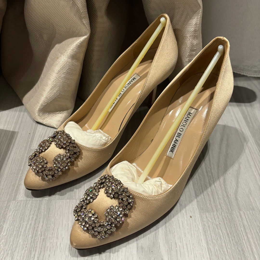 Manolo Blahnik Hangisi Satin Heels Champagne Women s Fashion Footwear Heels on Carousell
