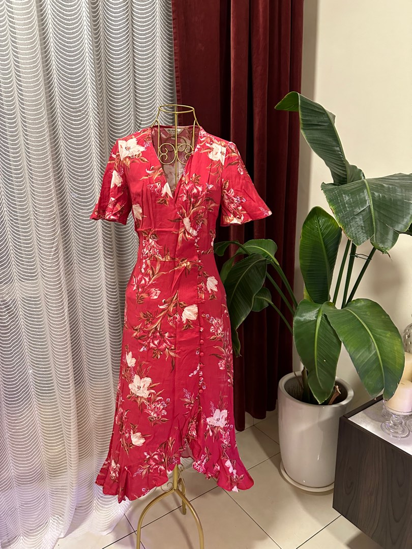 Miss selfridge red floral dress clearance