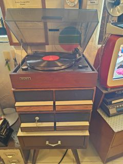 (Category: ) located in . Submitted by rental_of_vintage_item_katong (Listing ID 1298800022, Image 1). Description: .