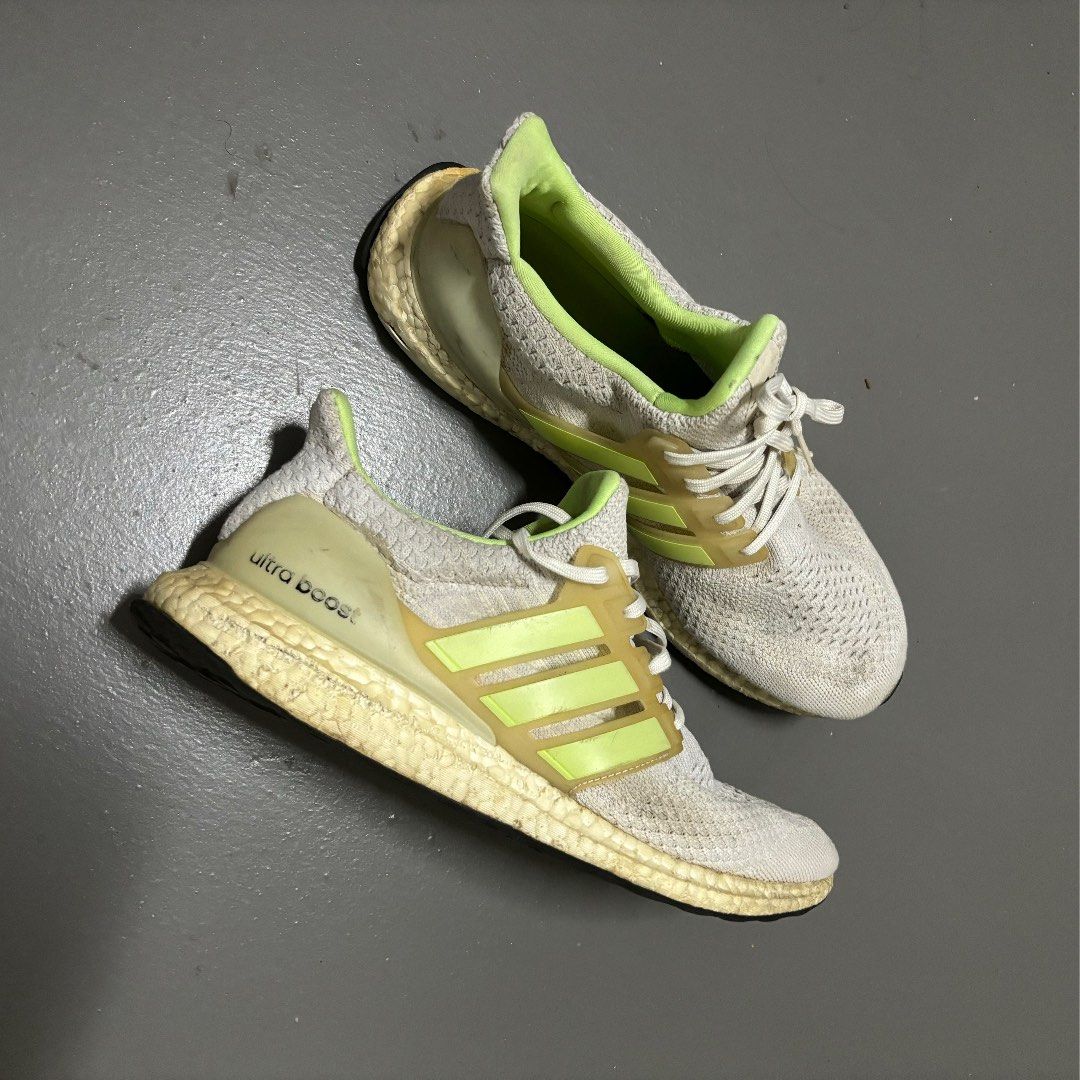 Ultra boost turning yellow on sale