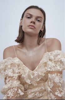 ZARA EMBROIDERED FLORAL CREAM LACE OFF SHOULDER BLOUSE