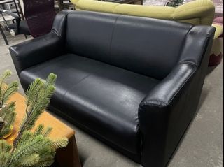 2-3 seaters black leather sofa