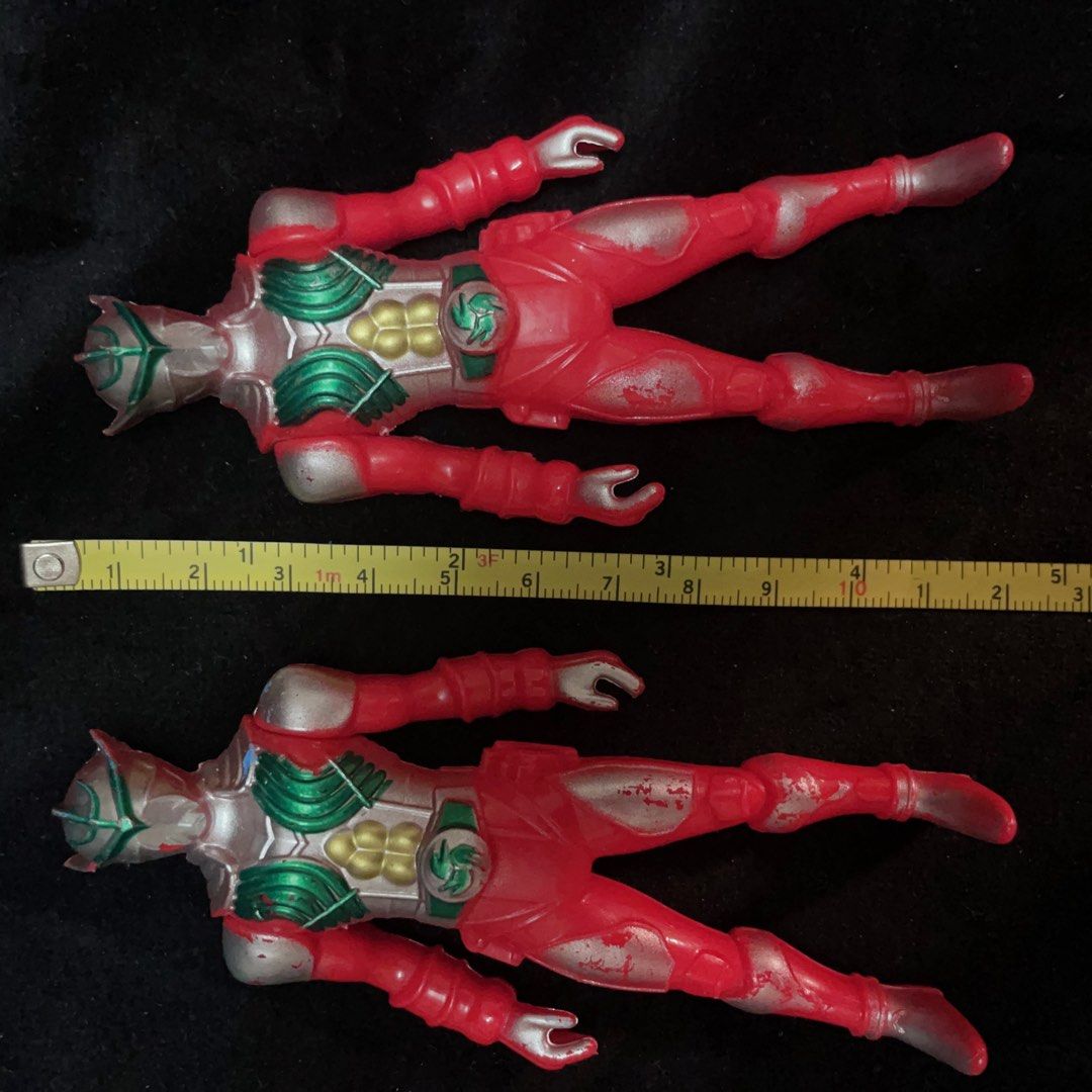 輝く高品質な 2個奧特曼玩具公仔機器人手部會動@qc969, 書籍、休閒與玩具 ソファセット