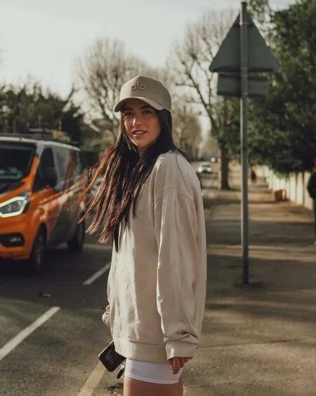 ★alo★ District Trucker Hat ベージュ District Trucker Hat - Gravel | ALO