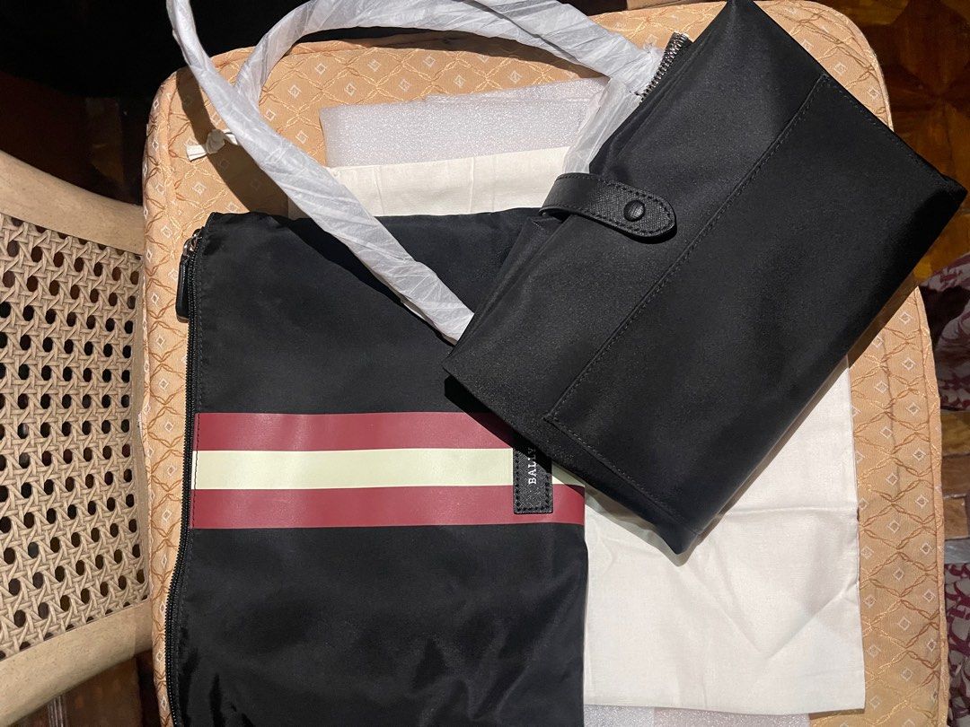 Bally Foldable Tote Bag (Category: Luxury Bags & Wallets) located in Marikina City. Submitted by ellemss (Listing ID 1299015674, Image 3). Description: With complete inclusions No flaws.