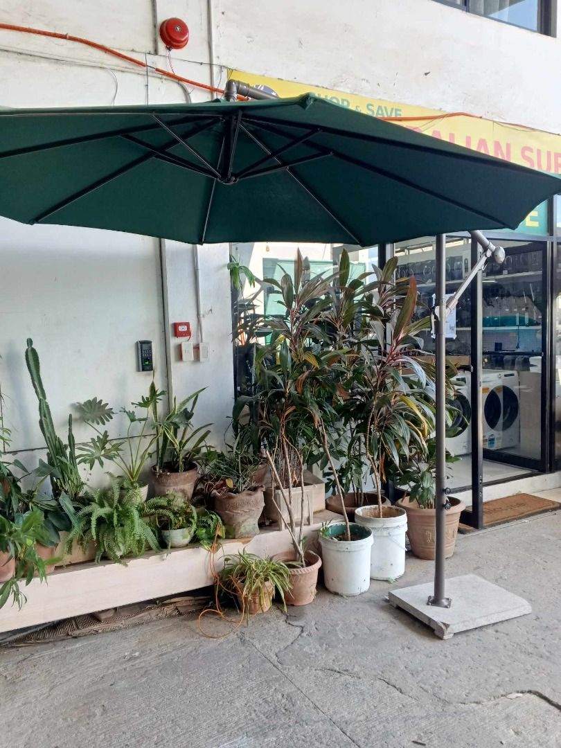 Cantilever Umbrella (Category: Umbrellas) located in San Pedro. Submitted by affordable_surplus.1 (Listing ID 1299006208, Image 1). Description: Cantilever Umbrella ( base not included) Price: 3,900 Cement Base Price: 1,200 ➡️Contact Person: Reine David ➡️Number: 09611741423 ⬇️Complete Adress: 👉Warehouse 15, No. 9044 RMT Industrial Complex, Tunasan, Muntinlupa. ⬇️Waze/Pin location: 👉Shop and Save Australian Surplus, RMT Industrial Complex. 📍Op