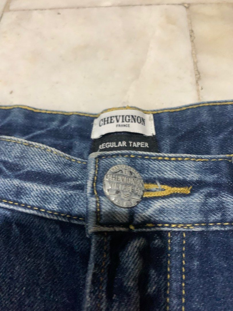 Chevignon 57 Vintage Jeans Regular Taper (Category: Jeans) located in Batangas. Submitted by nova0408 (Listing ID 1298965669, Image 3). Description: Dimes: 32 waistline x 41 L Vintage Condition Issues: None 400 + SF .