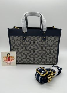 CCH field tote