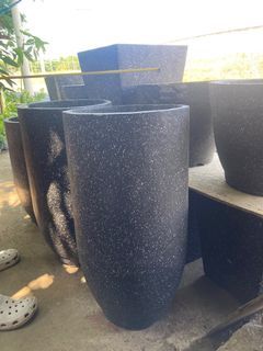 Concrete pots (37cm x 69cm)