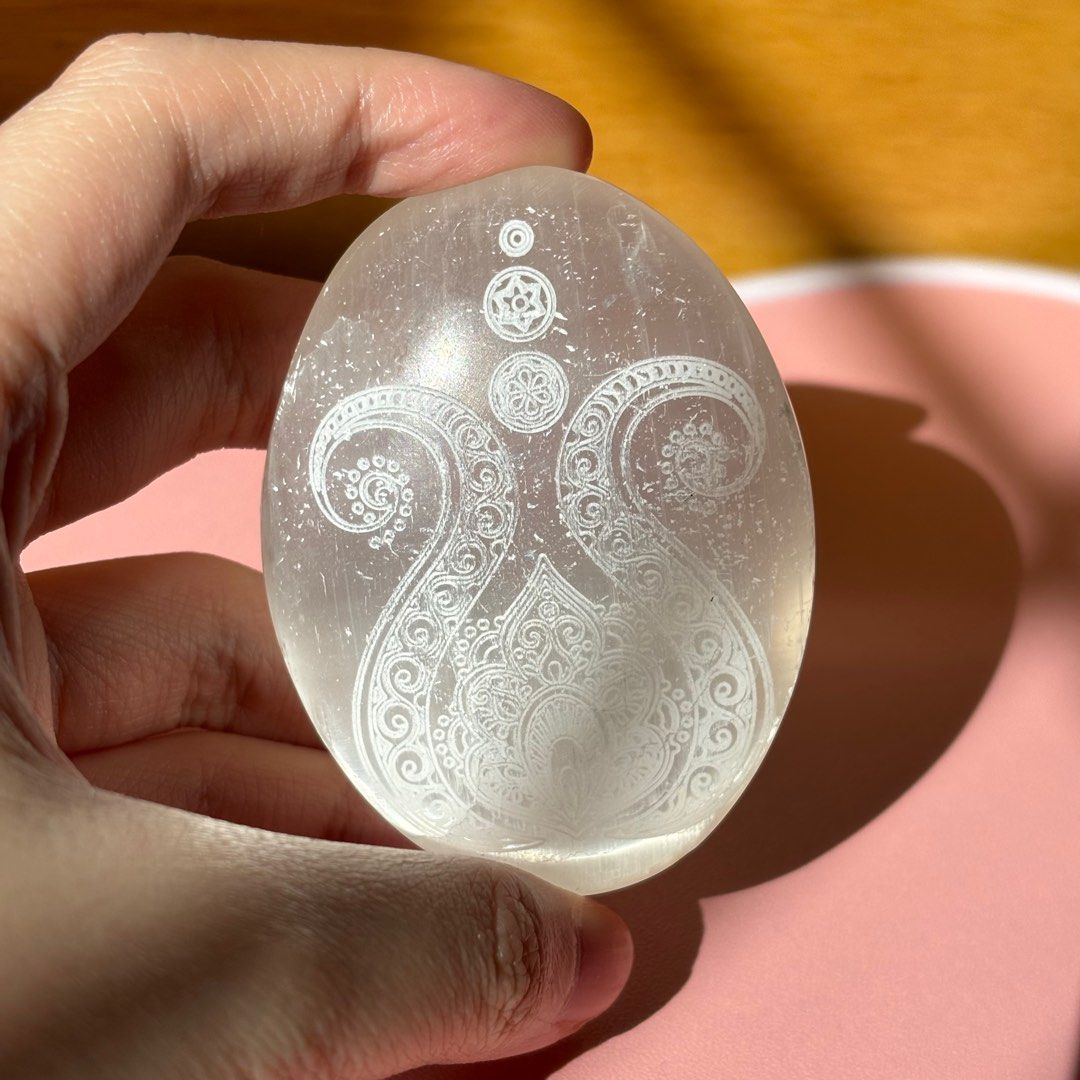 Crystals: Carved Selenite Palm Stone (Category: Other Home Decor) located in Las Pinas. Submitted by cc.declutter (Listing ID 1299031529, Image 2). Description: up for sale carved selenite palm stone php 300, negotiable 1.5 x 5 x 6.7 cm pay 50% within 24 hours, then settle remaining balance in 3 days max location: las piñas mop: bpi, maya, gcash mod: same-day delivery, j&t, gogoxpress.