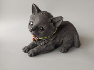 Cute Binchotan Animal Terrier/Cat
With gems stone necklace