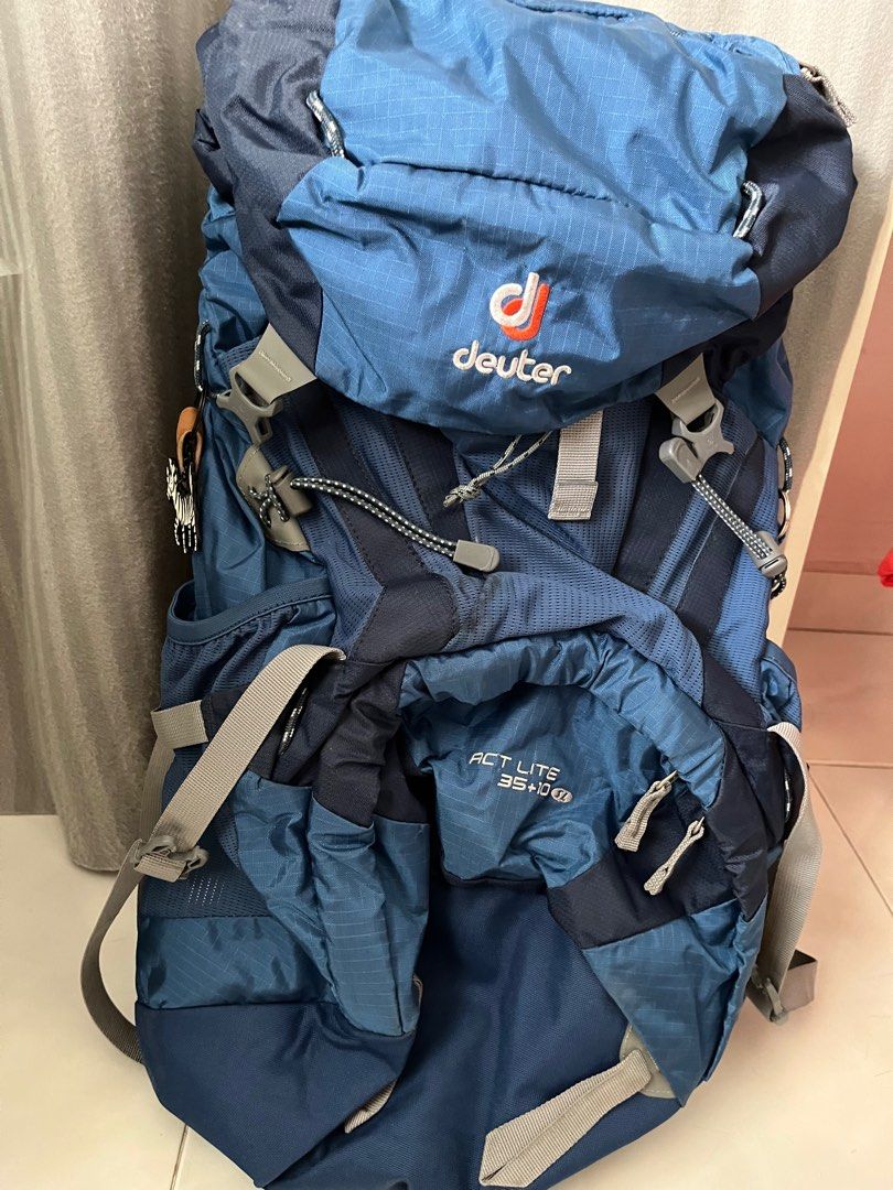 Deuter camping backpack clearance