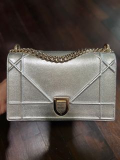 (Category: ) located in . Submitted by goods_only (Listing ID 1299013771, Image 1). Description: .