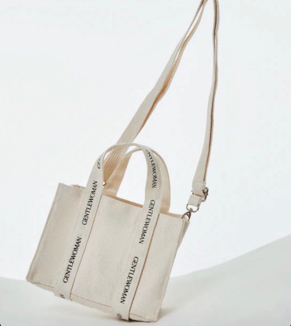 Gentle woman sling bag (Category: Cross-body Bags) located in Paombong. Submitted by pewpay (Listing ID 1298966562, Image 1). Description: .