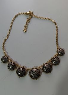 Gold Tone Chain silver Dome Shaped Medallions

Brighton Art of Gold Necklace