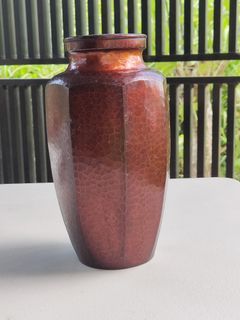 Hammered Copper Vase - by Kyuhodou
