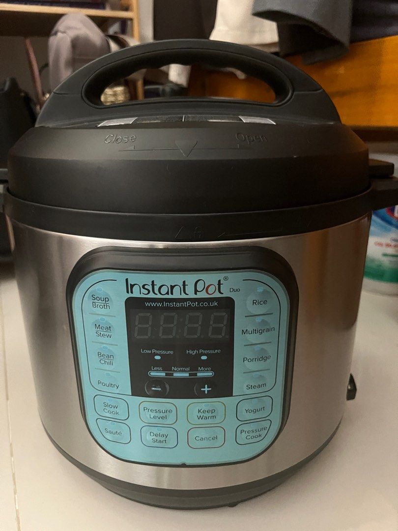 Instant Pot Duo 60 7-in-1 (Category: Cookers) located in Santa Rosa. Submitted by secondhandtrove (Listing ID 1299004104, Image 1). Description: Good quality, used nung pandemic lang. rfs: i dont cook so much anymore .