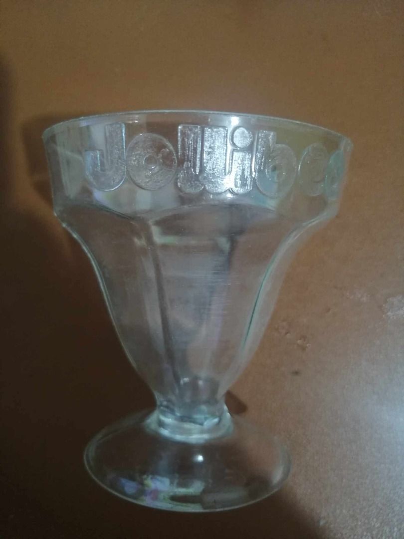 Jollibee Jolly Twirl plastic cup (Category: Vintage Collectibles) located in Quezon City. Submitted by bluebeetle (Listing ID 1299092724, Image 1). Description: Jollibee Jolly Twirl plastic cup 80s vintage sundae cup In good condition, expect some flaws. Brittle! I have more than one of these Search for Carmina Villaroel's old Jollibee commercial on Youtube for reference https://www.youtube.com/watch?v=40uq3CExmwk Ultra-rare!!!.