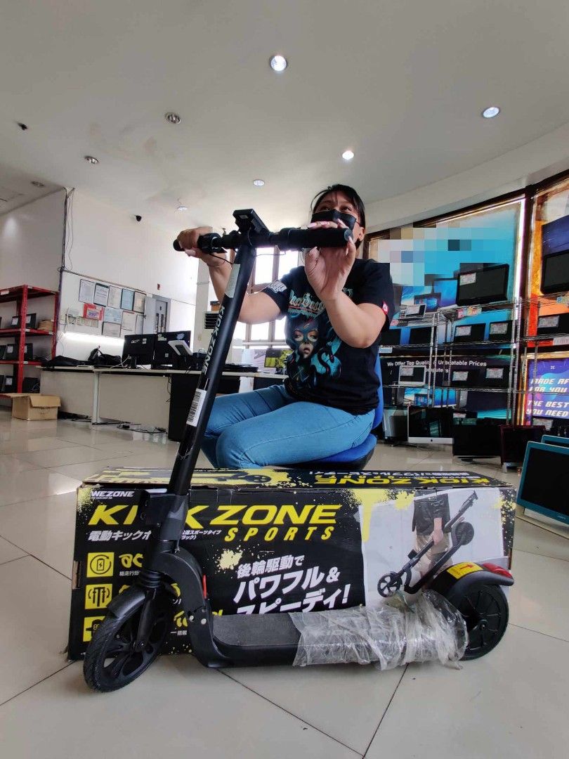 Kick Zone (scooter) (Category: Skates, Rollerblades & Scooters) located in Manila. Submitted by bongsy999mall (Listing ID 1299014416, Image 1). Description: For sale : Kick Zone (scooter) chargeable for only P.8,400 With 1 month warranty 1 week replacement.