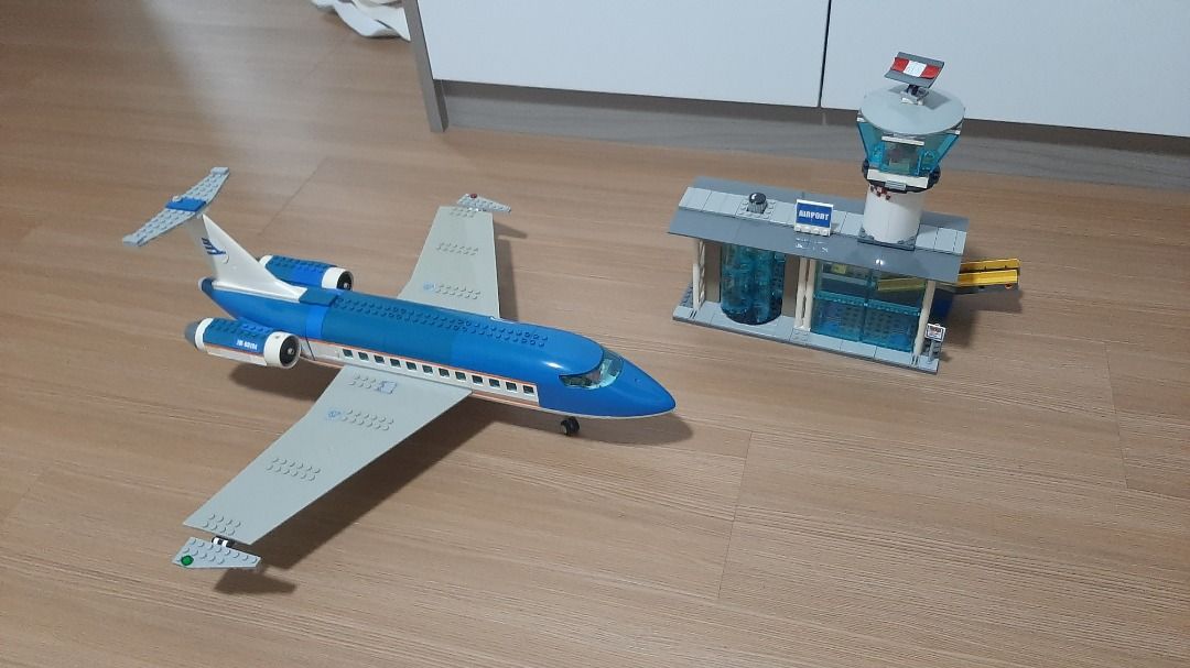 Lego plane 60104 RETIRED SET