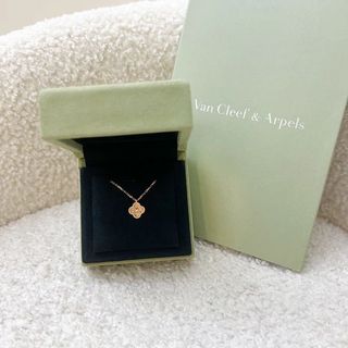 (Category: ) located in . Submitted by brands_lover (Listing ID 1298960658, Image 1). Description: .