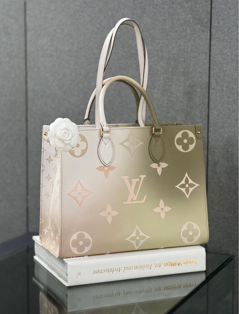 Louis vuitton on the go tote giant monogram on sale