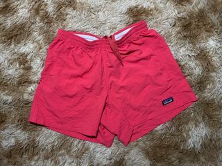 Mine: 400  + sf  Patagonia short for women  Size: xs 28-30 waist  Condition: As new, no issue ❌❌❌ 10/10 super ganda nito boss madam