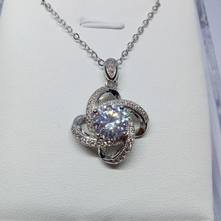 Moissanite Necklace. 18K plated.