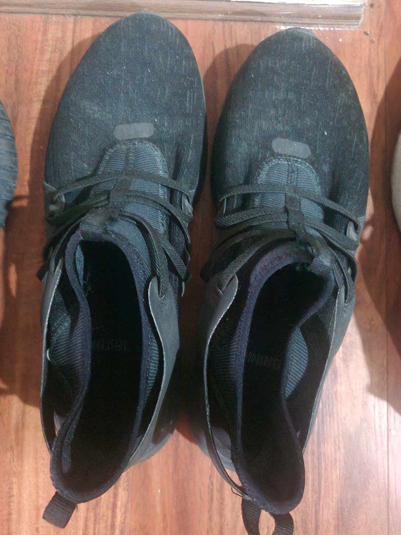 Nike Flex Running Shoes (Category: Sneakers) located in Makati City. Submitted by bgc27 (Listing ID 1299045055, Image 2). Description: Nike Flex Running Shoes. Size 10 US. Original. Heavily used. Still in usable condition. Selling for P800..